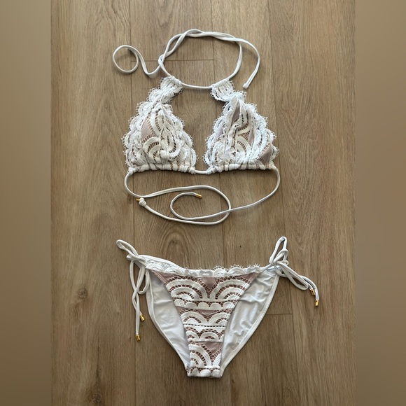 PQ swim water lilly keyhole top and side tie bottom bikini set - Picture 1 of 5